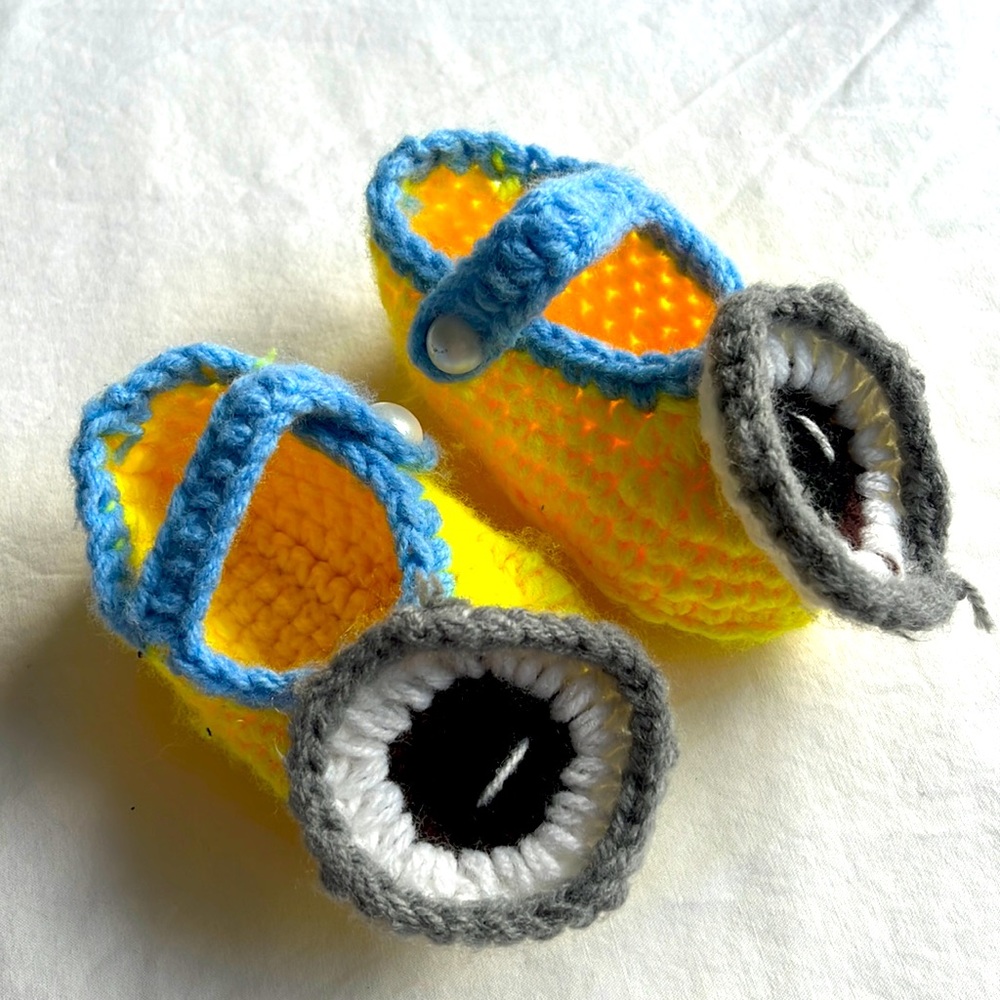 Despicable Me Minions Crochet Baby Shoes